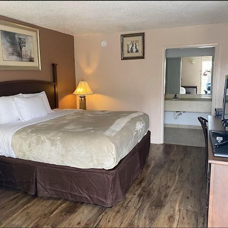 Economy Hotel モンゴメリー エクステリア 写真